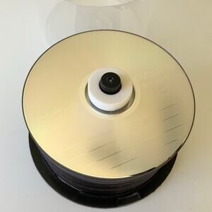 Amazon Basics DVD-R Blank Discs AZO Dye 4.7GB 16X Recordable Disc - 50 Packs